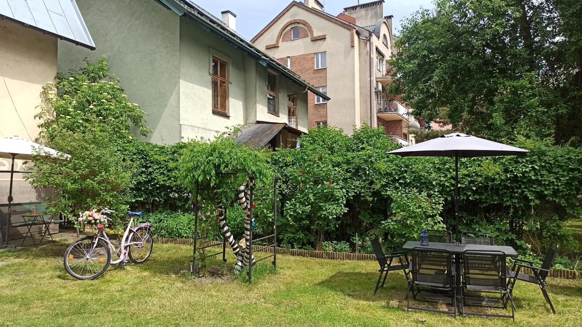 Hostel Retro & Garden